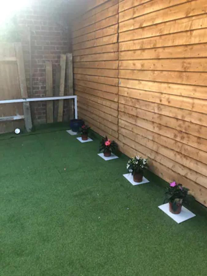 Specious Room In Northolt Northolt  Exterior photo