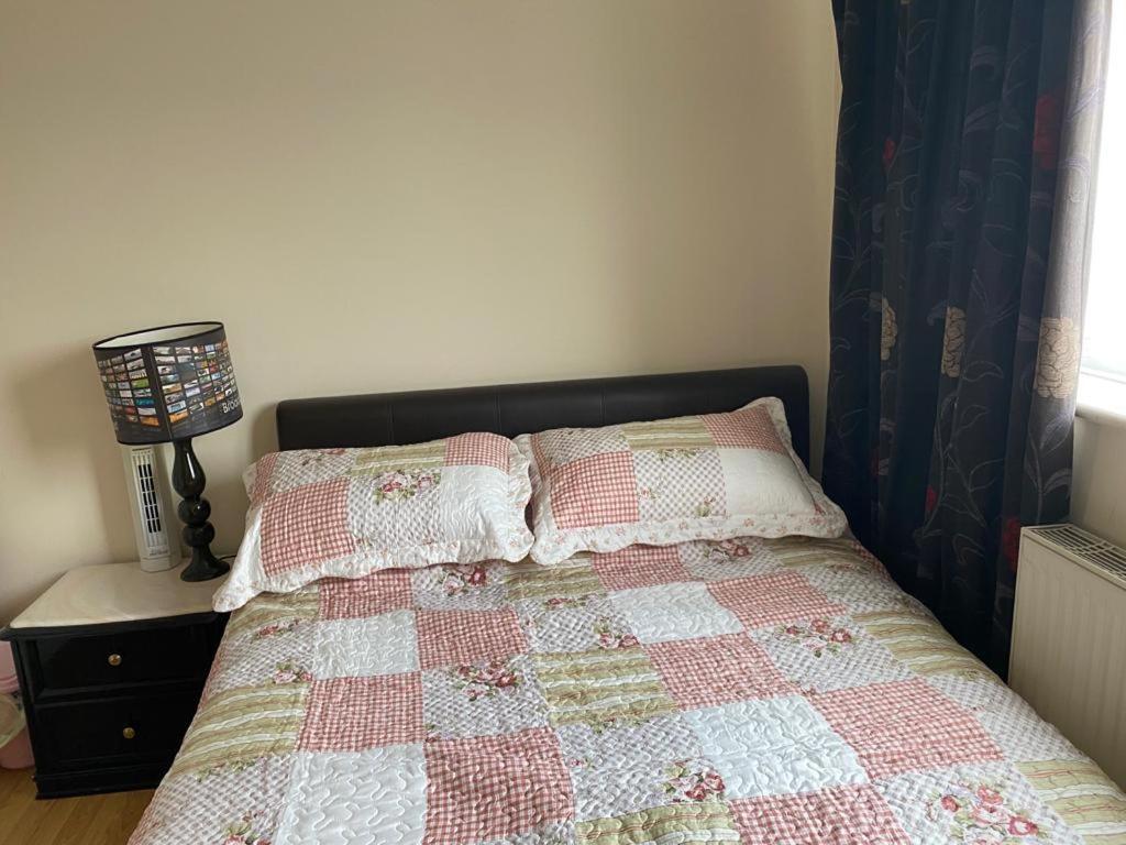 Specious Room In Northolt Northolt  Exterior photo